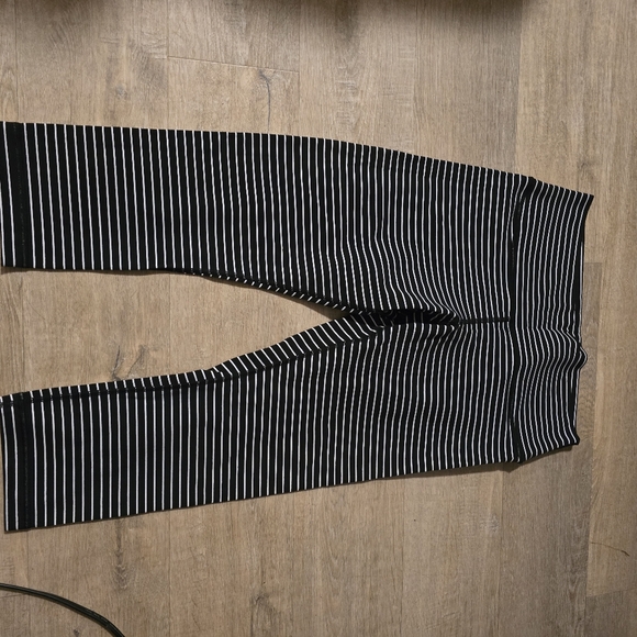 Lululemon - Picture 5 of 7